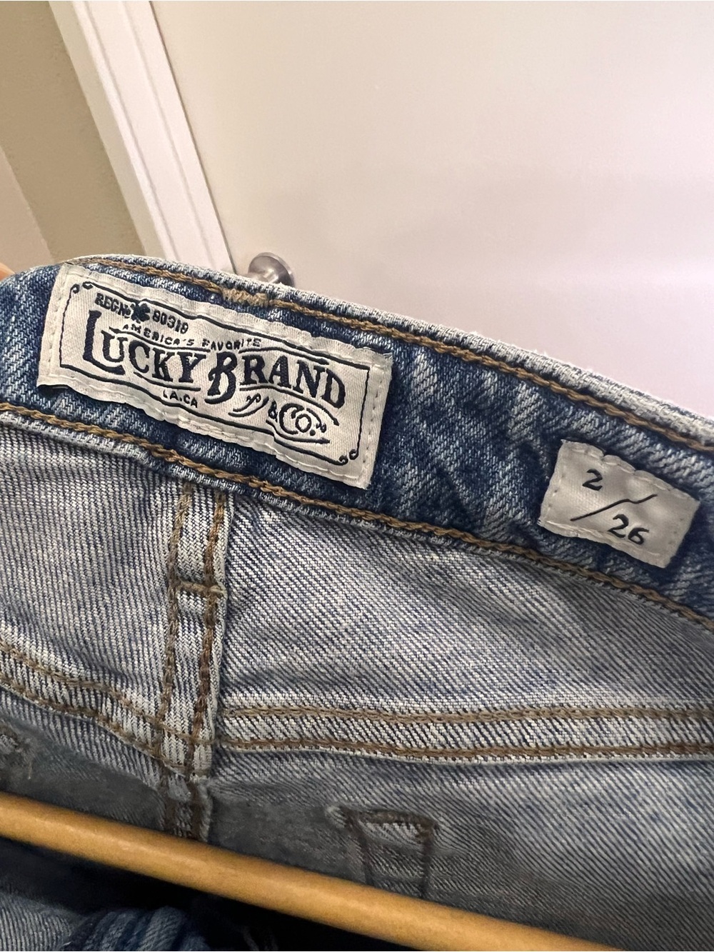 Lucky Brand Sienna Slim Boyfriend Jeans Candiani Denim Raw Hem Light Wash - Picture 9 of 11